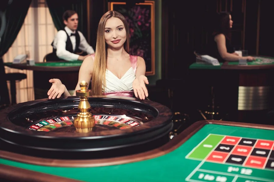 Meja permainan kasino live dalam tayangan kamera
